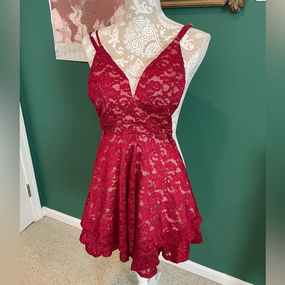 RED HOCO DRESS - Picture 2 of 5